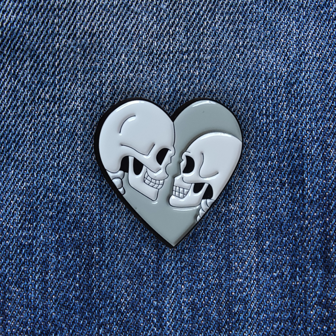 Pin's "Cœur Squelettique"