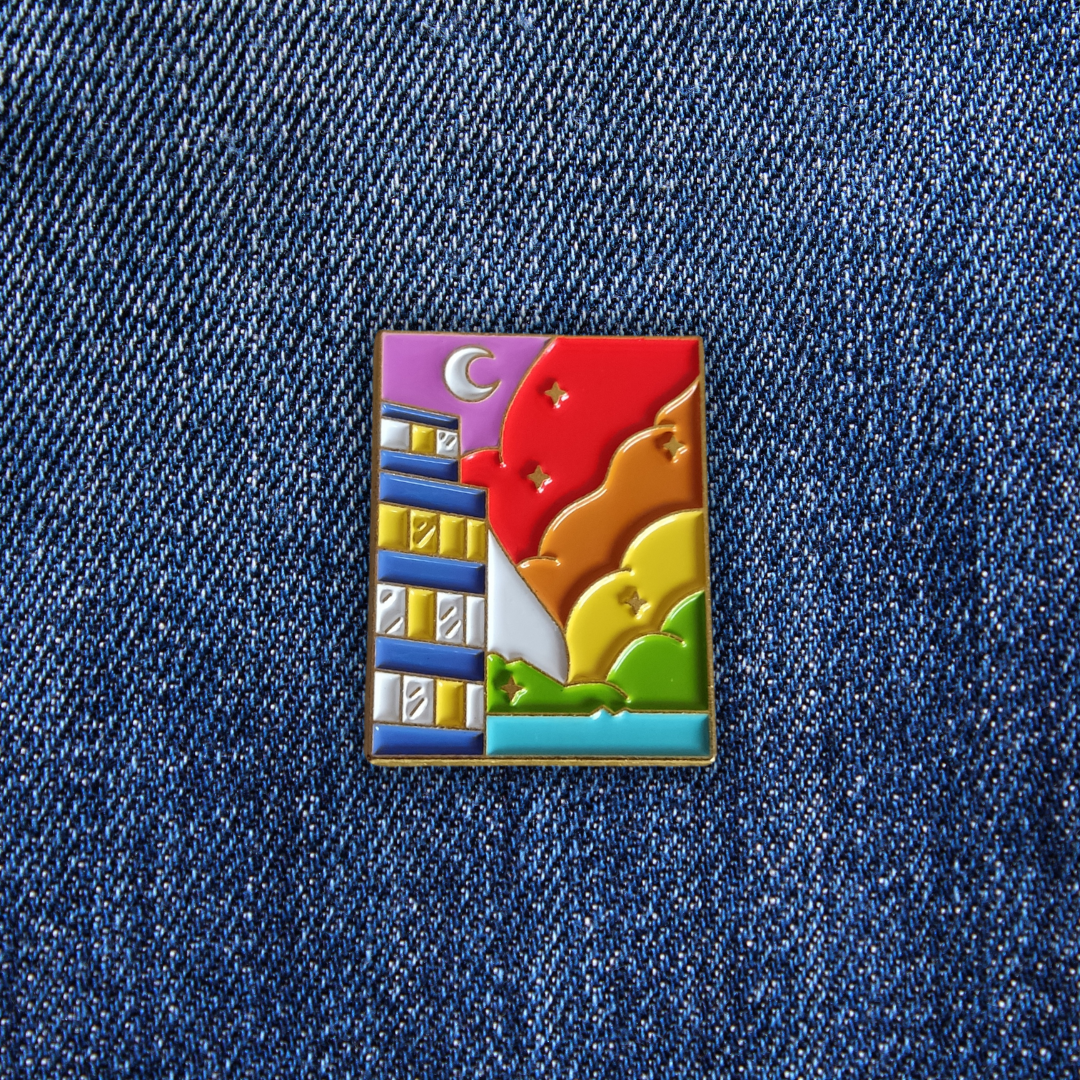 Pins MIAMI VIBES sur un jean