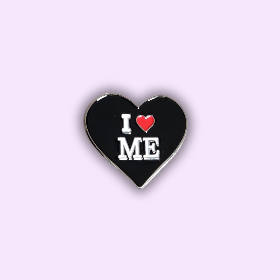 Pin's "I LOVE ME"