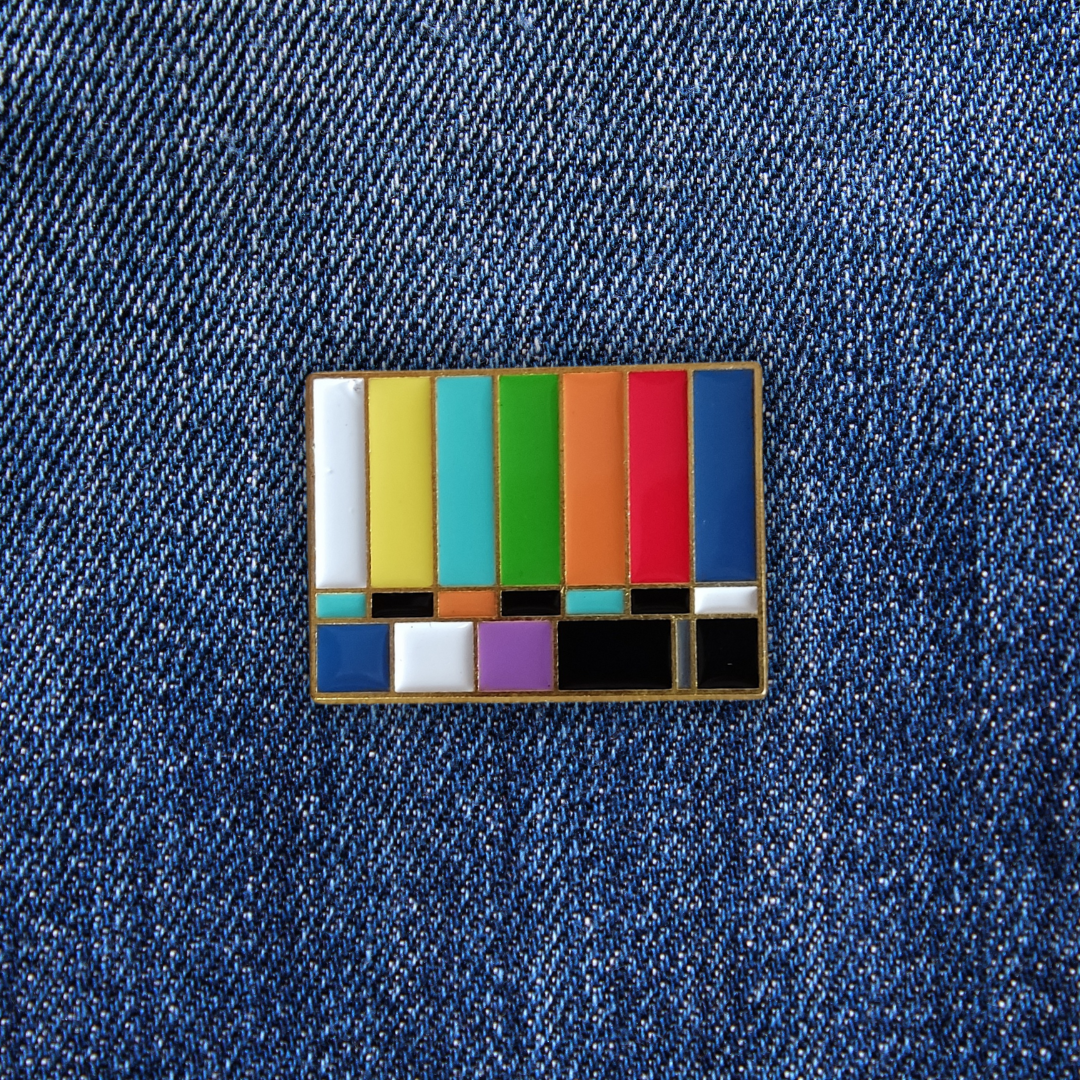 Pins TV Vintage sur un jean