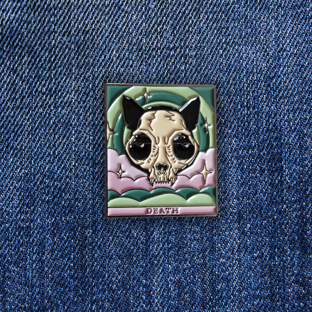 Pins DEATH sur un jean