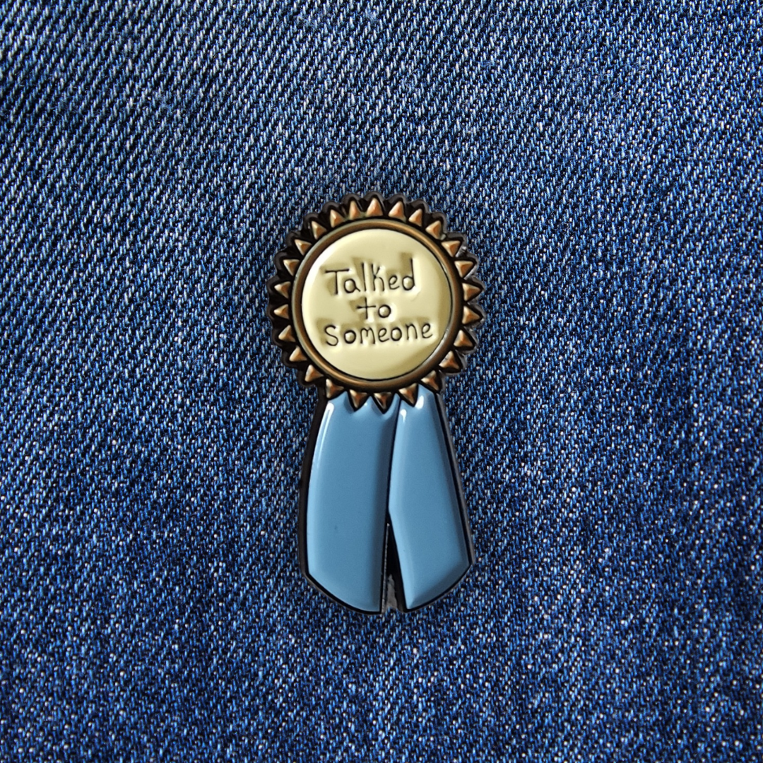 Pins TALKED TO SOMEONE sur un jean