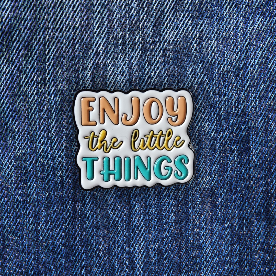 Pins ENJOY LITTLE THINGS sur un jean