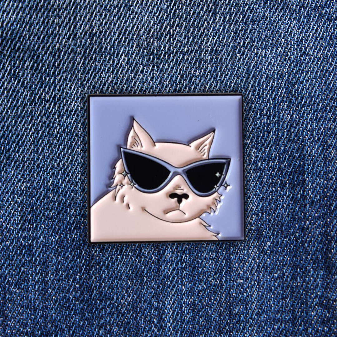 Pins Chat Cool sur un jean