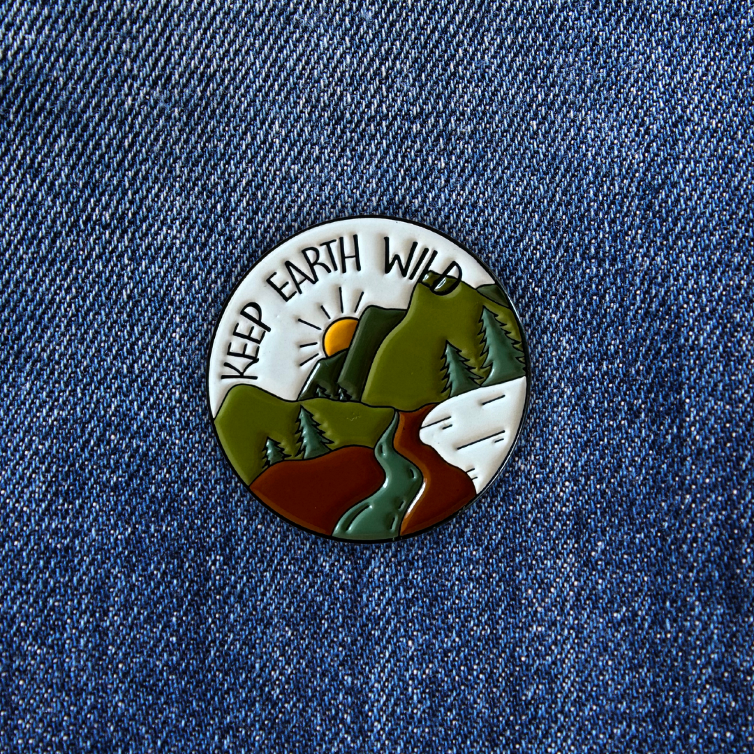 Pins KEEP EARTH WILD sur un jean