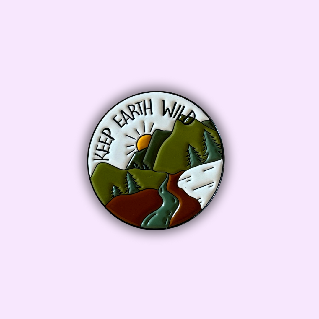 Pin's "KEEP EARTH WILD"