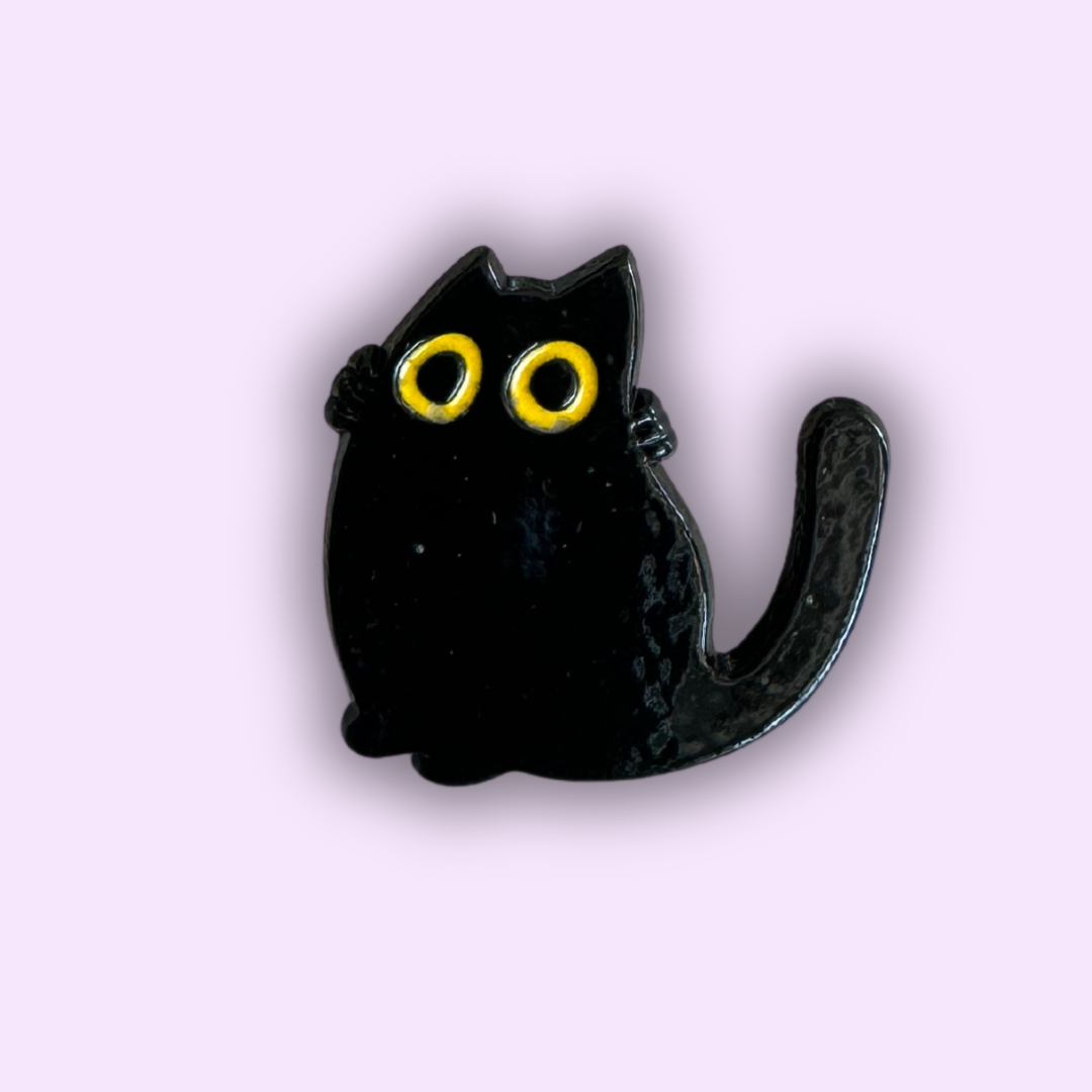 Pin's "Chat Noir Aux Yeux Jaunes"