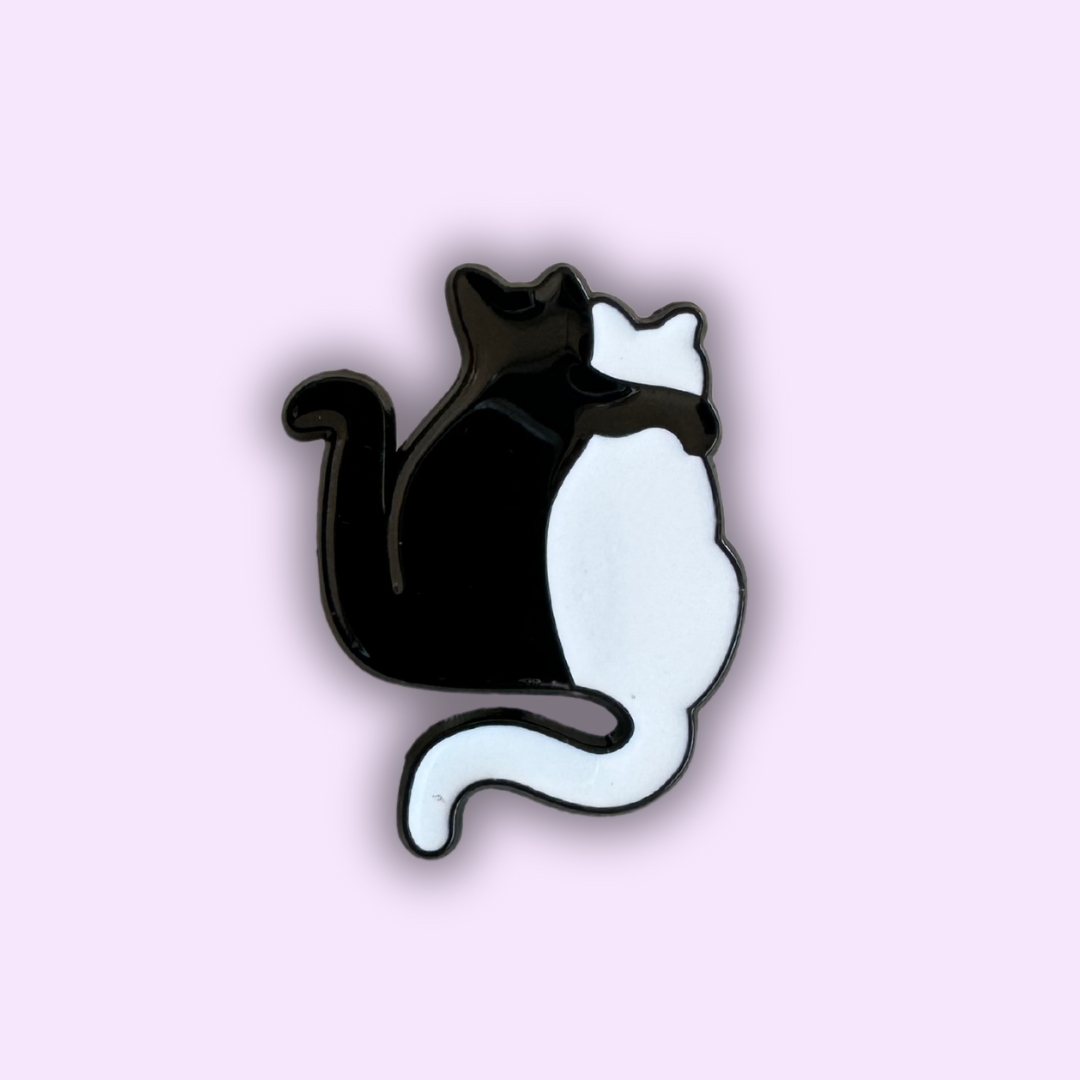 Pin's "Chats Noir et Blanc"