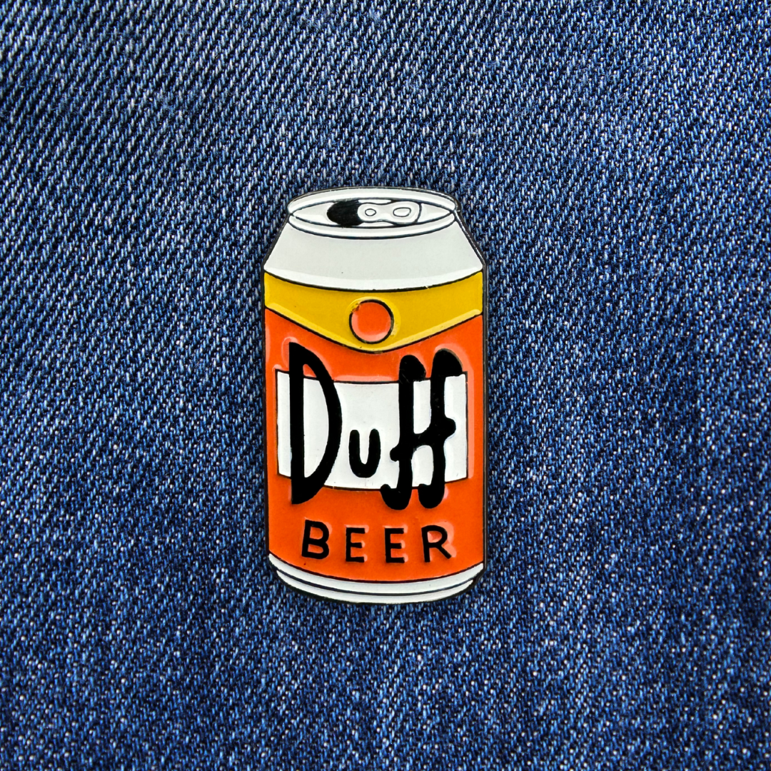 Pins DUFF BEER sur un jean