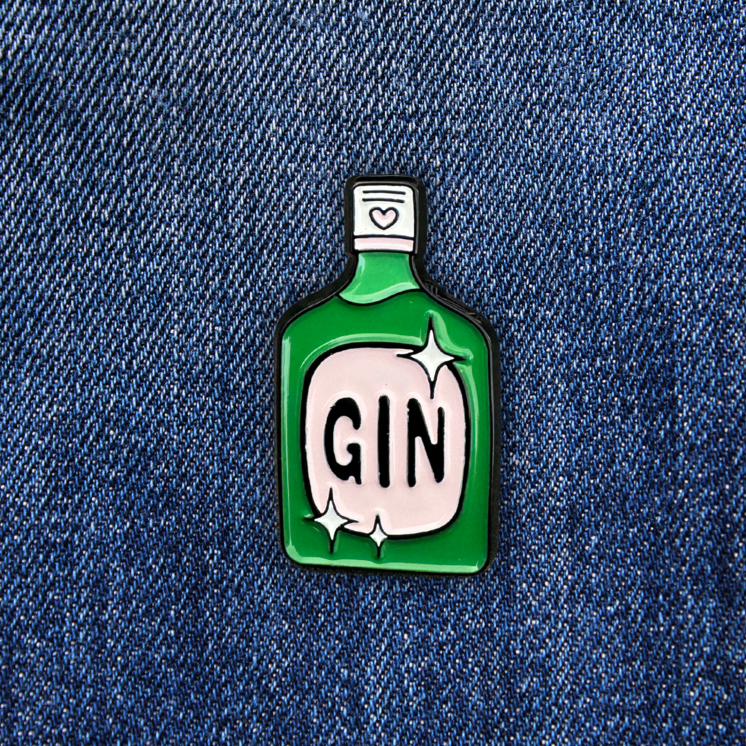 Pins GIN sur un jean