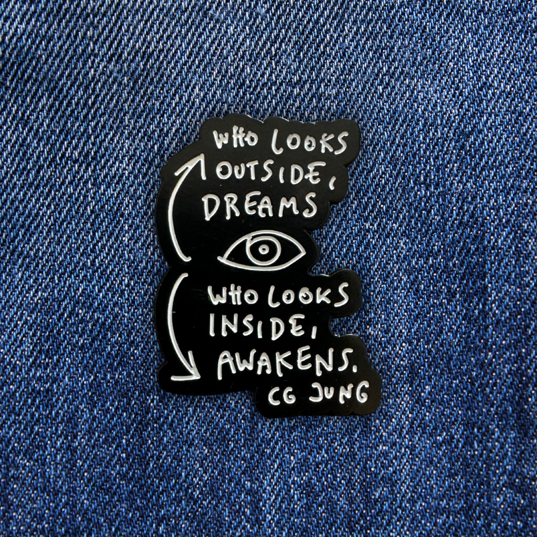 Pins Carl Jung sur un jean