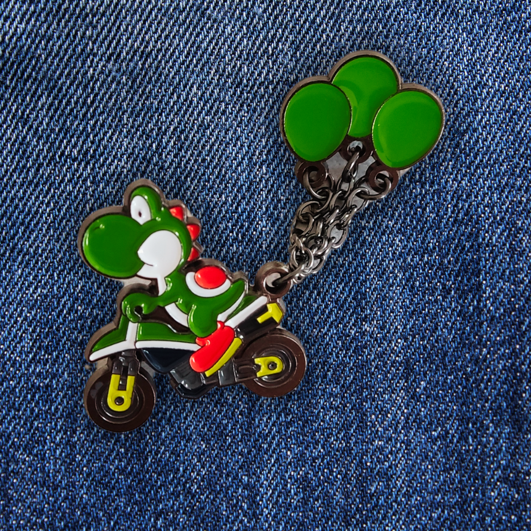 Pin's "Yoshi en Moto"