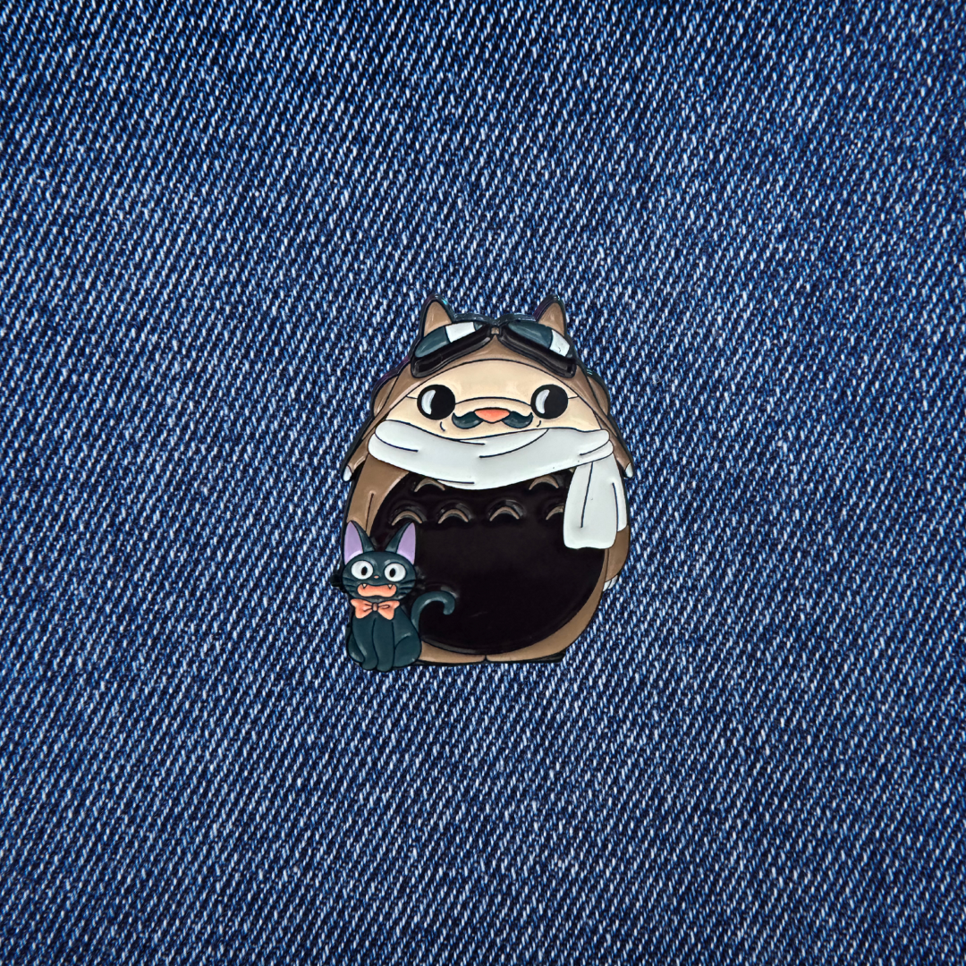 Pin’s Totoro Aviateur & Jiji sur un jean